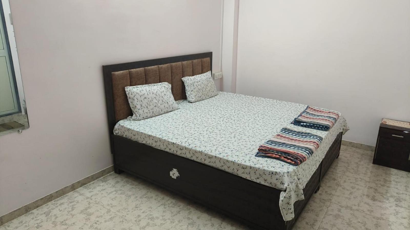 Nain Guest House Uddzsaín Kültér fotó